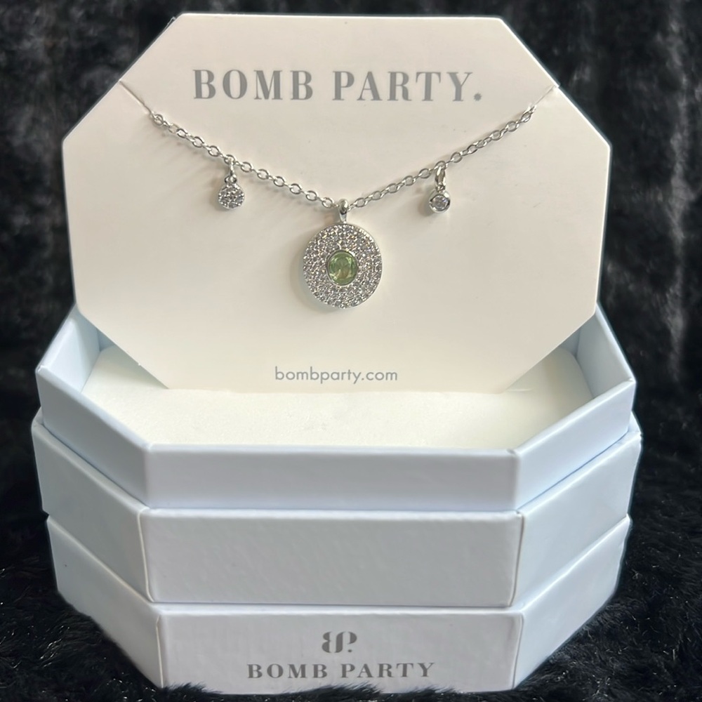Bomb Party Green and Silver Necklace.  Rbp3550